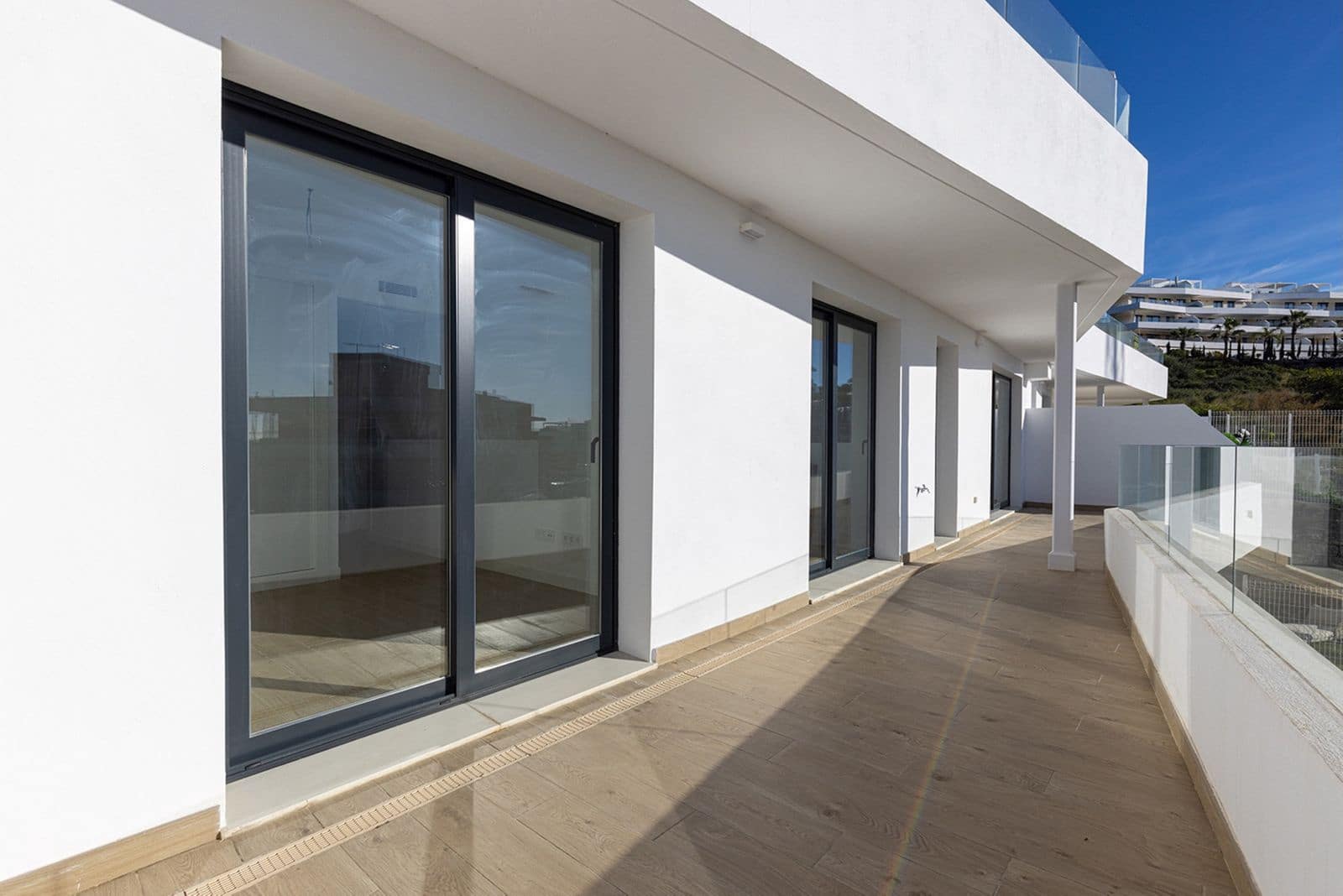 2 sypialnia Apartament na sprzedaż w Estepona z basenem garażem - 450 000 € (Ref: 10024098)