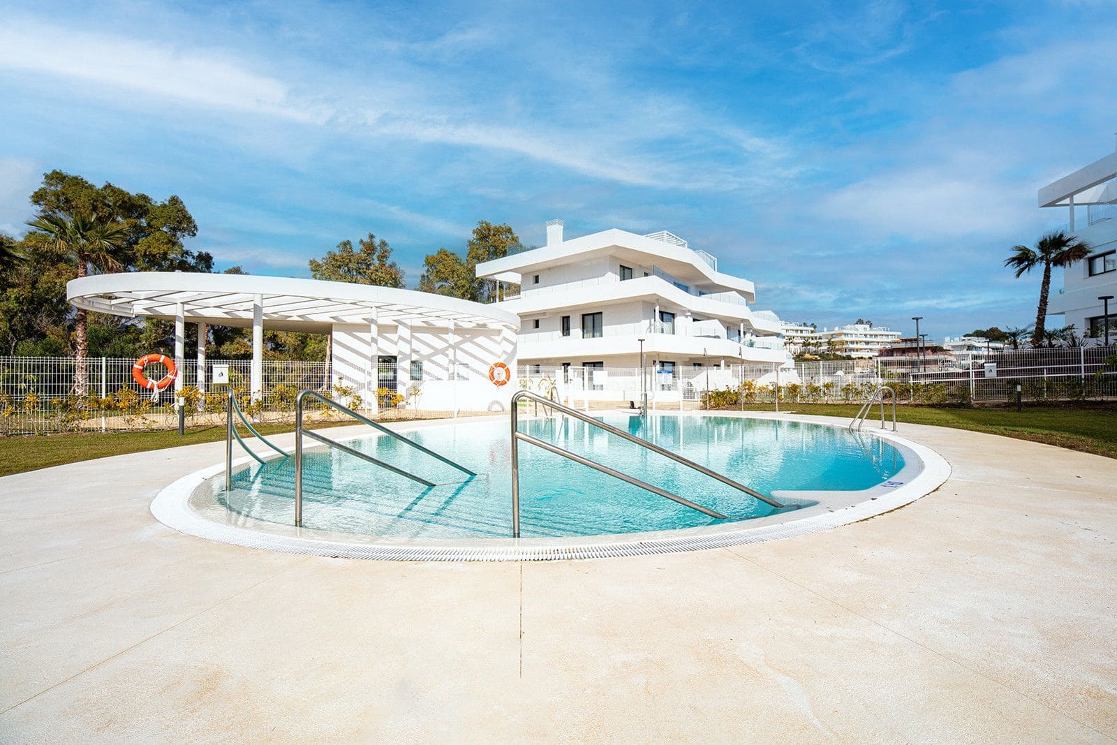 2 sypialnia Apartament na sprzedaż w Estepona z basenem garażem - 450 000 € (Ref: 10024098)