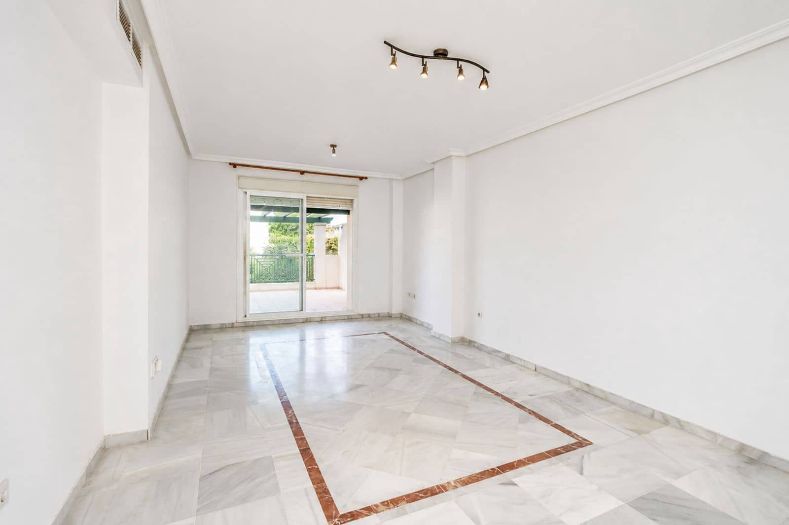 3 camera da letto Appartamento in vendita in Nueva Andalucia con piscina garage - 495.000 € (Rif: 10024118)