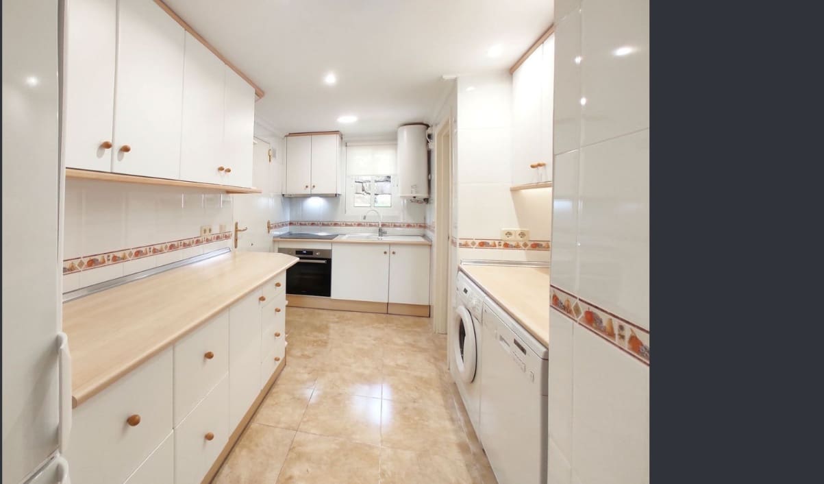 2 makuuhuone Huoneisto myytävänä paikassa Estepona mukana uima-altaan - 460 000 € (Ref: 10024119)