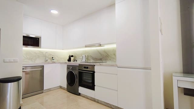 2 slaapkamer Appartement te koop in Nueva Andalucia, Marbella met zwembad garage - € 459.000 (Ref: 10024124)