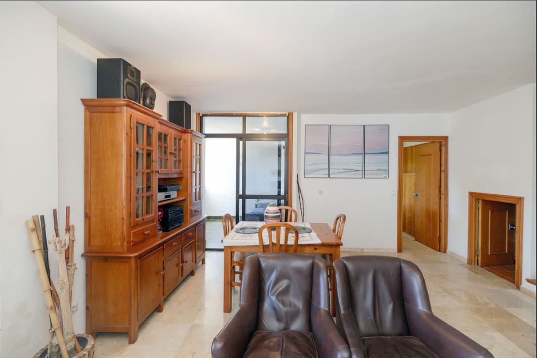 3 sovrum Lägenhet till salu i Estepona med pool garage - 450 000 € (Ref: 10024127)