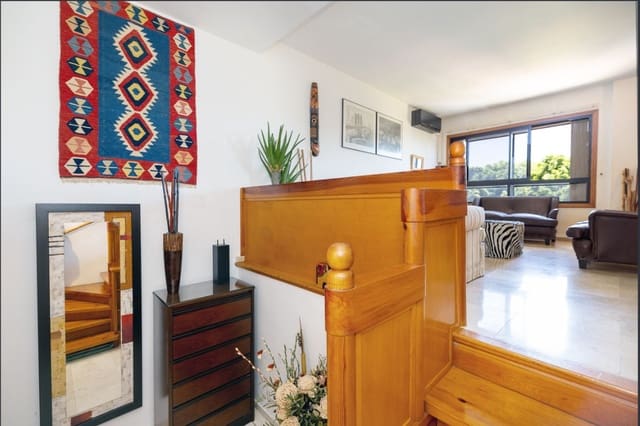 3 sovrum Lägenhet till salu i Estepona med pool garage - 450 000 € (Ref: 10024127)