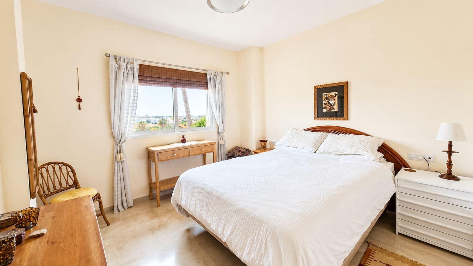 2 makuuhuone Huoneisto myytävänä paikassa Estepona mukana uima-altaan - 340 000 € (Ref: 10024143)