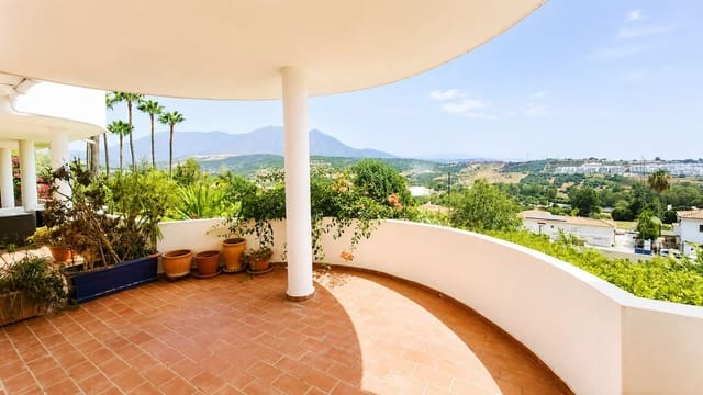 2 makuuhuone Huoneisto myytävänä paikassa Estepona mukana uima-altaan - 340 000 € (Ref: 10024143)