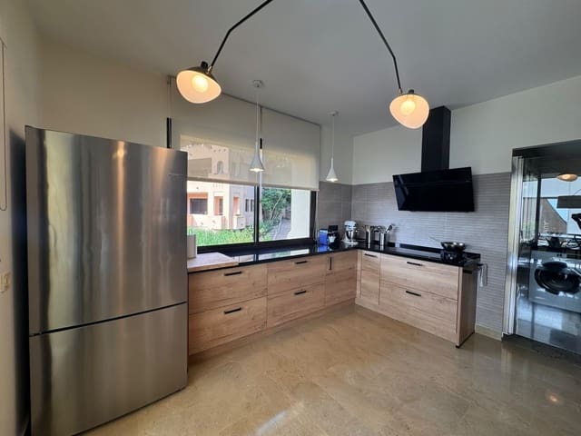 2 chambre Appartement à vendre à Manilva avec piscine garage - 349 000 € (Ref: 10024213)
