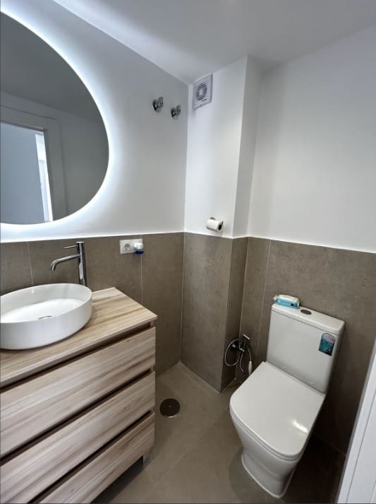 3 quarto Apartamento para arrendar em Estepona - 2 300 € (Ref: 10025827)