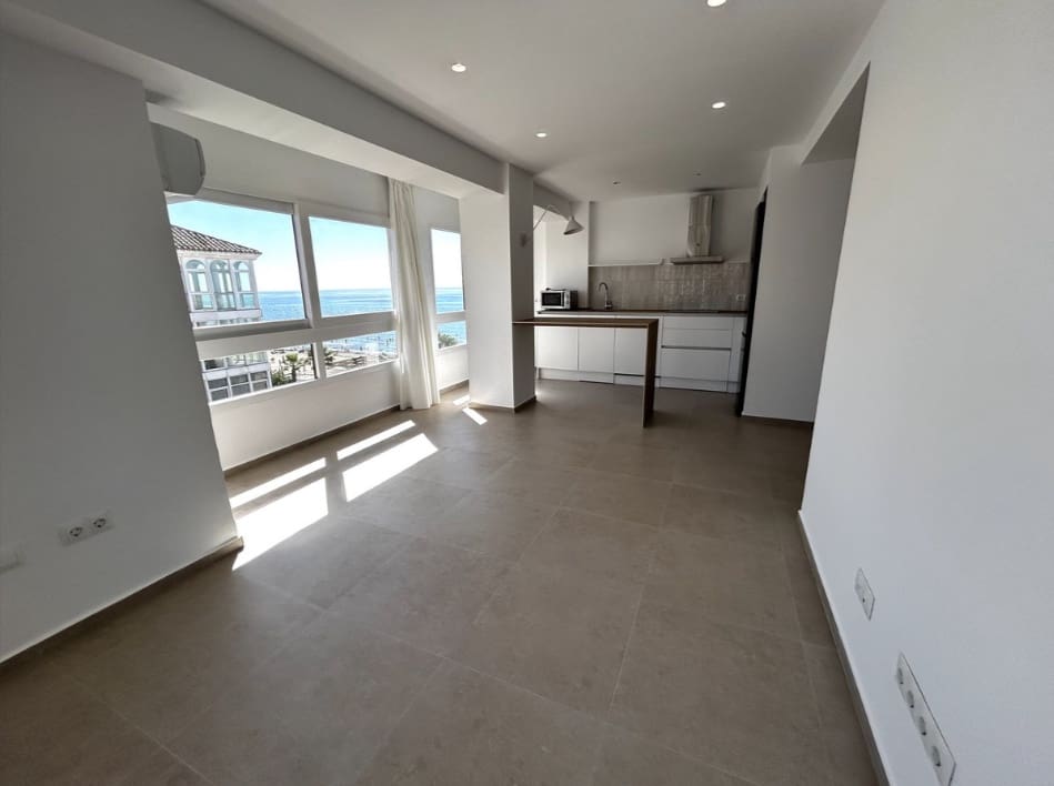 3 quarto Apartamento para arrendar em Estepona - 2 300 € (Ref: 10025827)