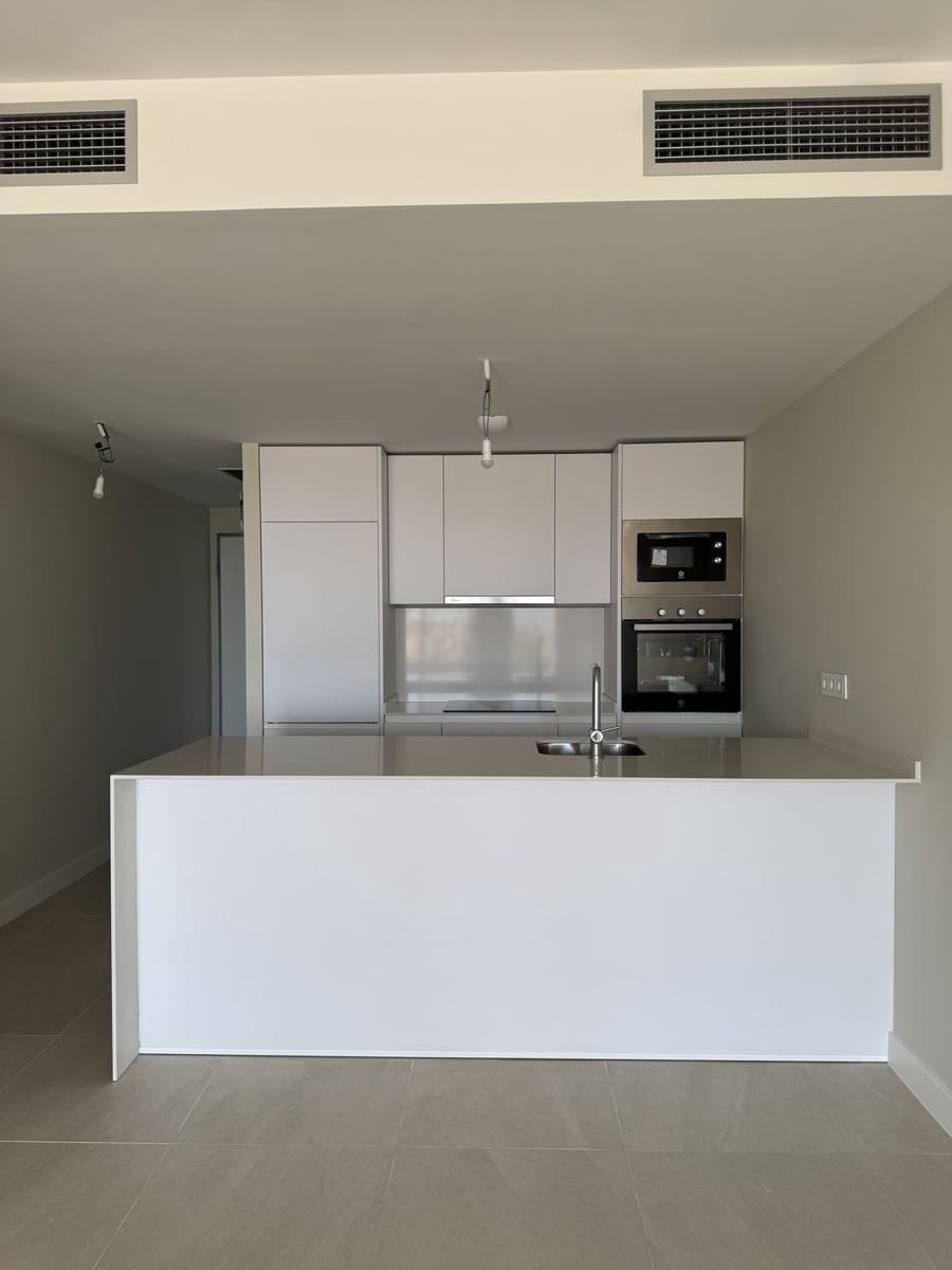 2 bedroom Apartment for sale in La Duquesa / Puerto de la Duquesa - € 449,000 (Ref: 10025842)