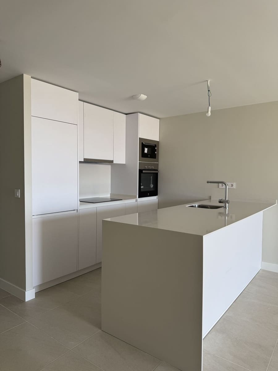 2 bedroom Apartment for sale in La Duquesa / Puerto de la Duquesa - € 449,000 (Ref: 10025842)