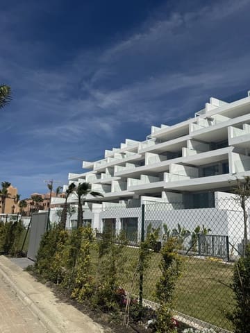 2 bedroom Apartment for sale in La Duquesa / Puerto de la Duquesa, Manilva - € 449,000 (Ref: 10025842)