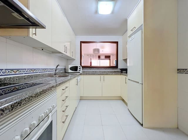 2 bedroom Apartment for sale in La Duquesa / Puerto de la Duquesa, Manilva with pool garage - € 289,000 (Ref: 10025908)