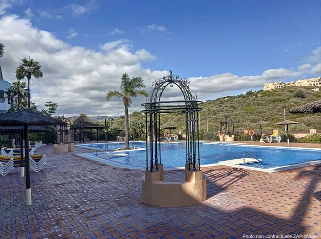 2 bedroom Apartment for sale in La Duquesa / Puerto de la Duquesa, Manilva with pool garage - € 289,000 (Ref: 10025908)