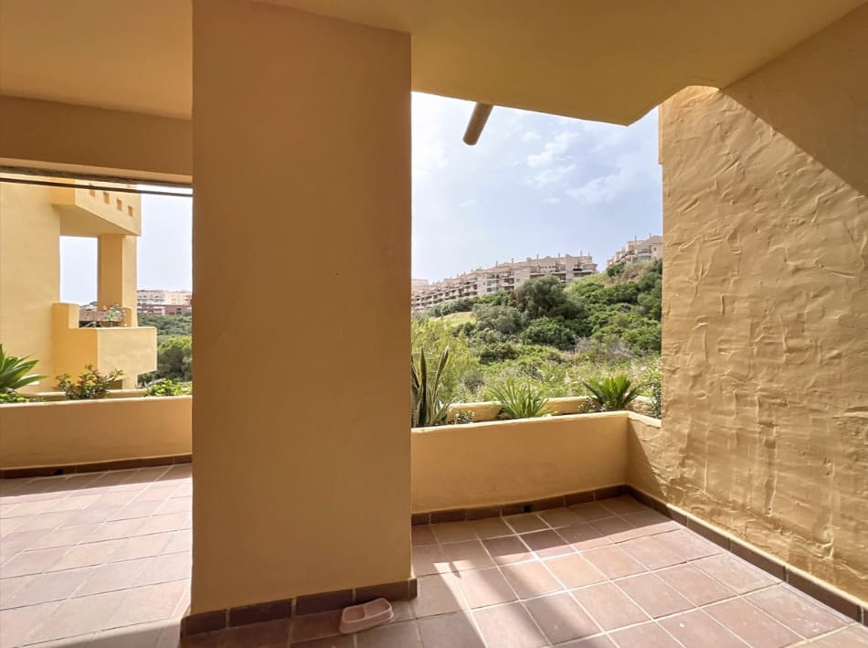 2 bedroom Apartment for sale in La Duquesa / Puerto de la Duquesa with pool garage - € 289,000 (Ref: 10025908)