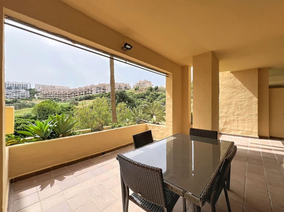 2 bedroom Apartment for sale in La Duquesa / Puerto de la Duquesa with pool garage - € 289,000 (Ref: 10025908)