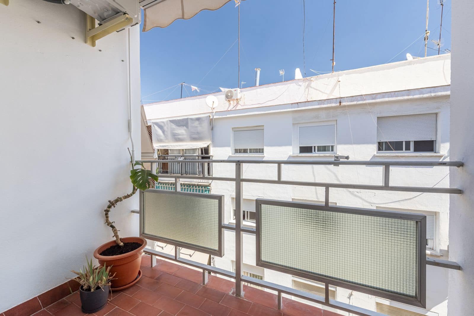 3 soveværelse Lejlighed til salg i Estepona - € 419.000 (Ref: 10025929)