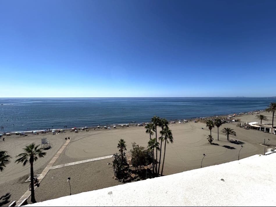 1 quarto Apartamento para arrendar em Estepona - 1 700 € (Ref: 10025935)