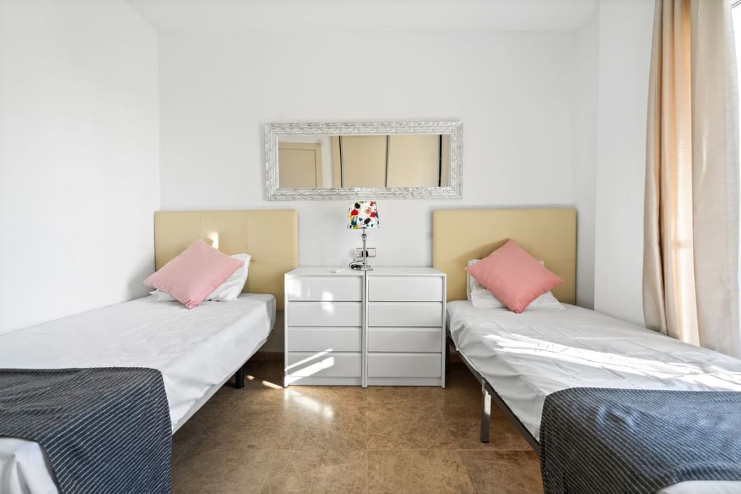 3 soverom Leilighet til salgs i Estepona med svømmebasseng garasje - € 460 000 (Ref: 10026040)