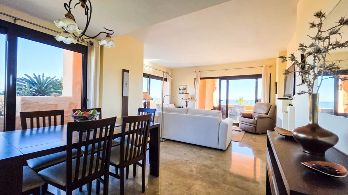 3 soveværelse Penthouse til salg i La Duquesa / Puerto de la Duquesa med swimmingpool - € 495.000 (Ref: 10026059)