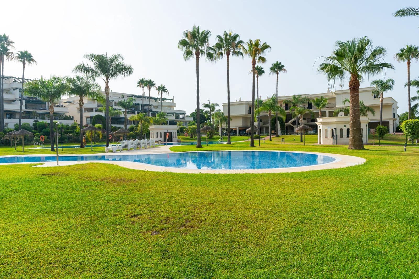 3 soveværelse Lejlighed til salg i Nueva Andalucia med swimmingpool garage - € 495.000 (Ref: 10027312)