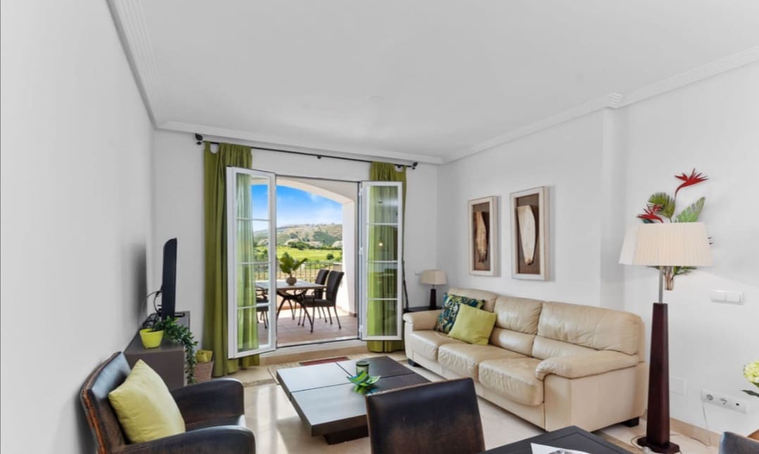 Appartement de 2 chambres à louer à Benahavis avec piscine garage - 2 100 € (Ref: 10028851)