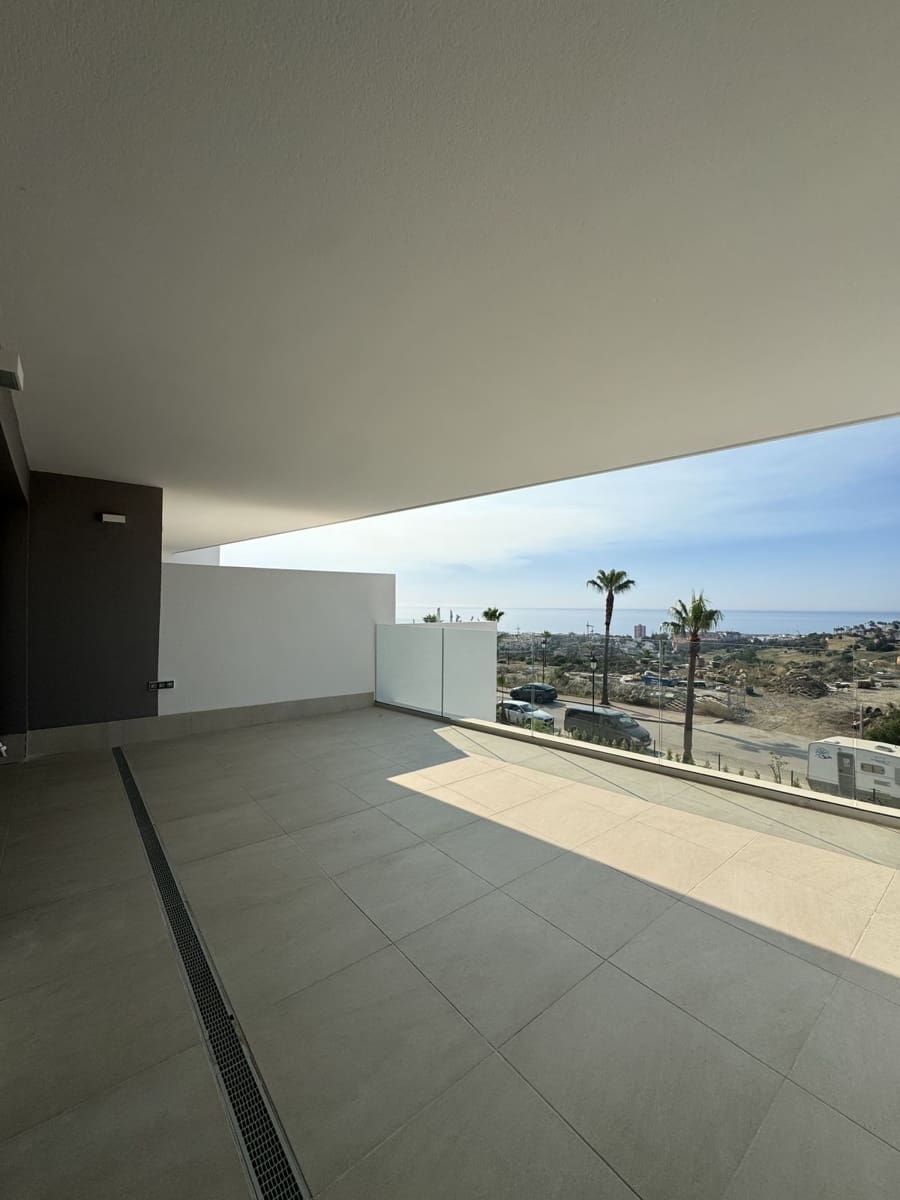 Apartamento de 2 habitaciones en La Duquesa / Puerto de la Duquesa en venta con piscina - 449.000 € (Ref: 10028855)
