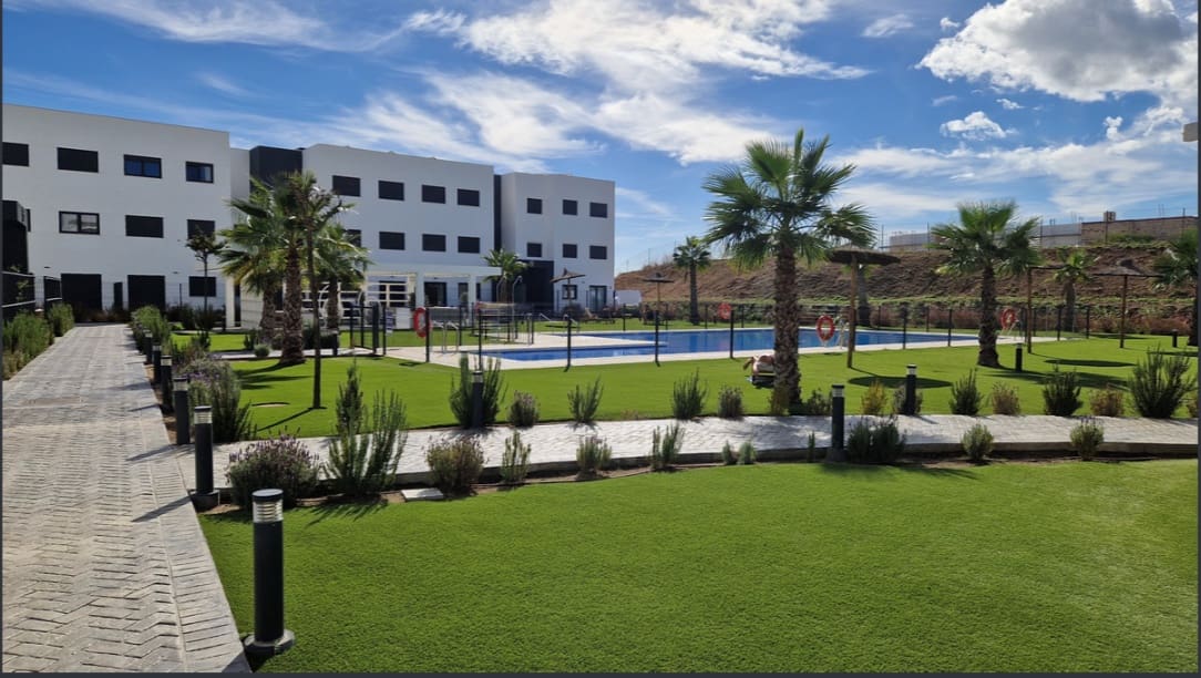3 Zimmer Apartment zu verkaufen in Estepona mit Pool Garage - 439.000 € (Ref: 10030287)