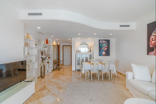 Apartamento de 2 habitaciones en San Pedro de Alcántara Pueblo, Marbella en alquiler con piscina - 2.800 € (Ref: 10031742)