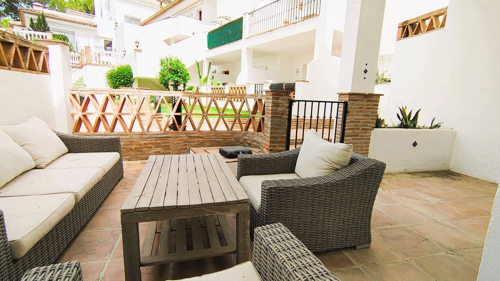 2 sypialnia Apartament na sprzedaż w Nueva Andalucia z basenem garażem - 459 000 € (Ref: 10032023)