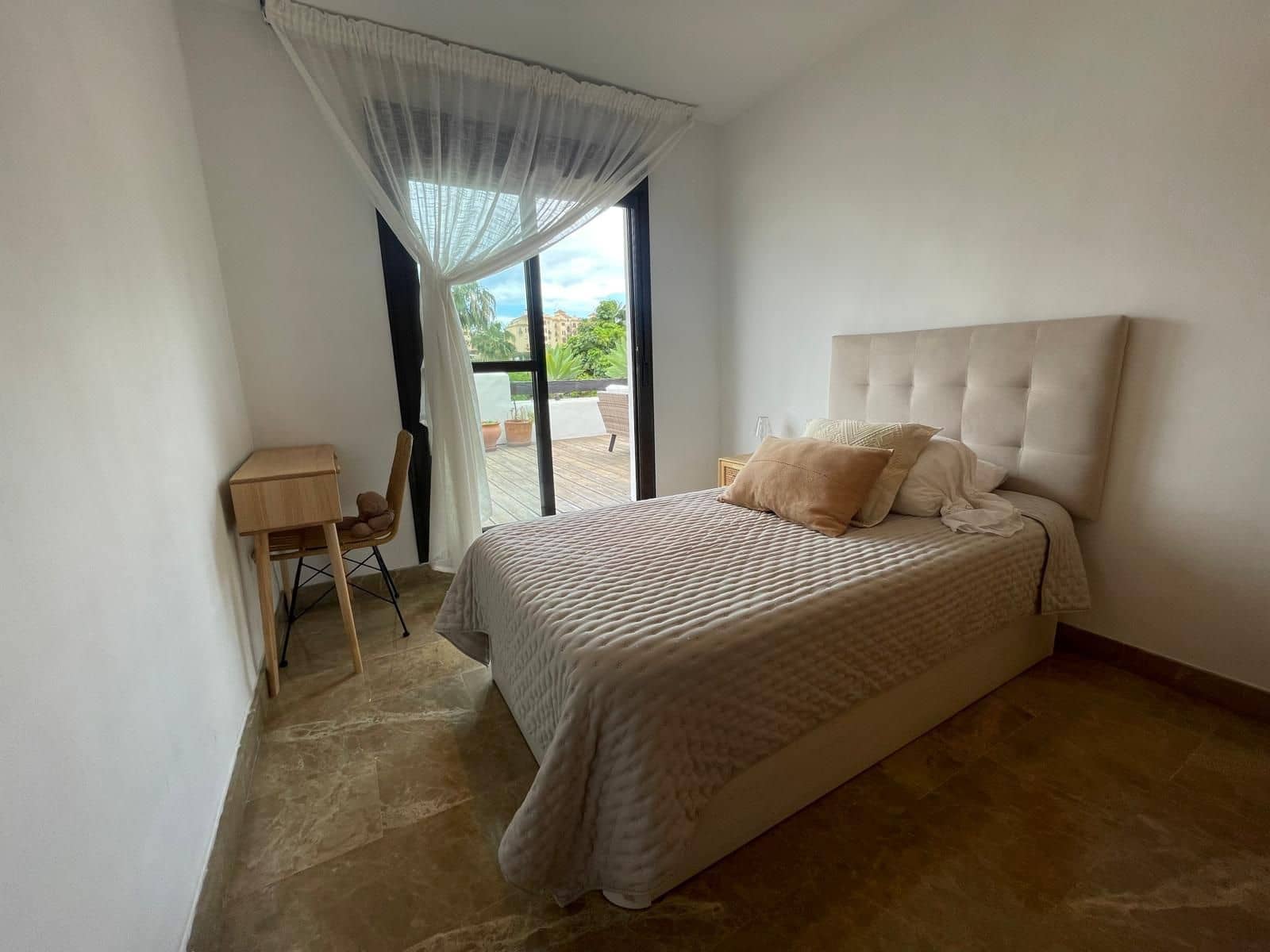 2 Zimmer Apartment zu verkaufen in Estepona mit Pool Garage - 386.000 € (Ref: 10032037)