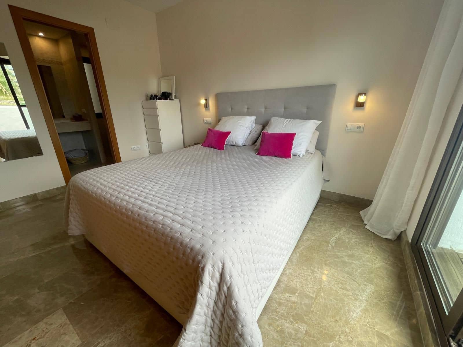 2 Zimmer Apartment zu verkaufen in Estepona mit Pool Garage - 386.000 € (Ref: 10032037)