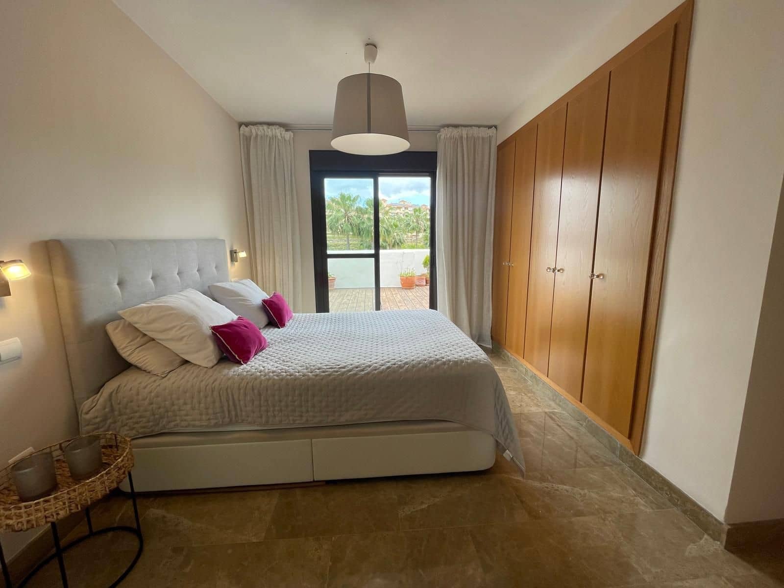 2 Zimmer Apartment zu verkaufen in Estepona mit Pool Garage - 386.000 € (Ref: 10032037)