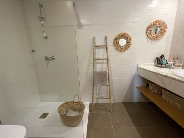 2 Zimmer Apartment zu verkaufen in Estepona mit Pool Garage - 386.000 € (Ref: 10032037)