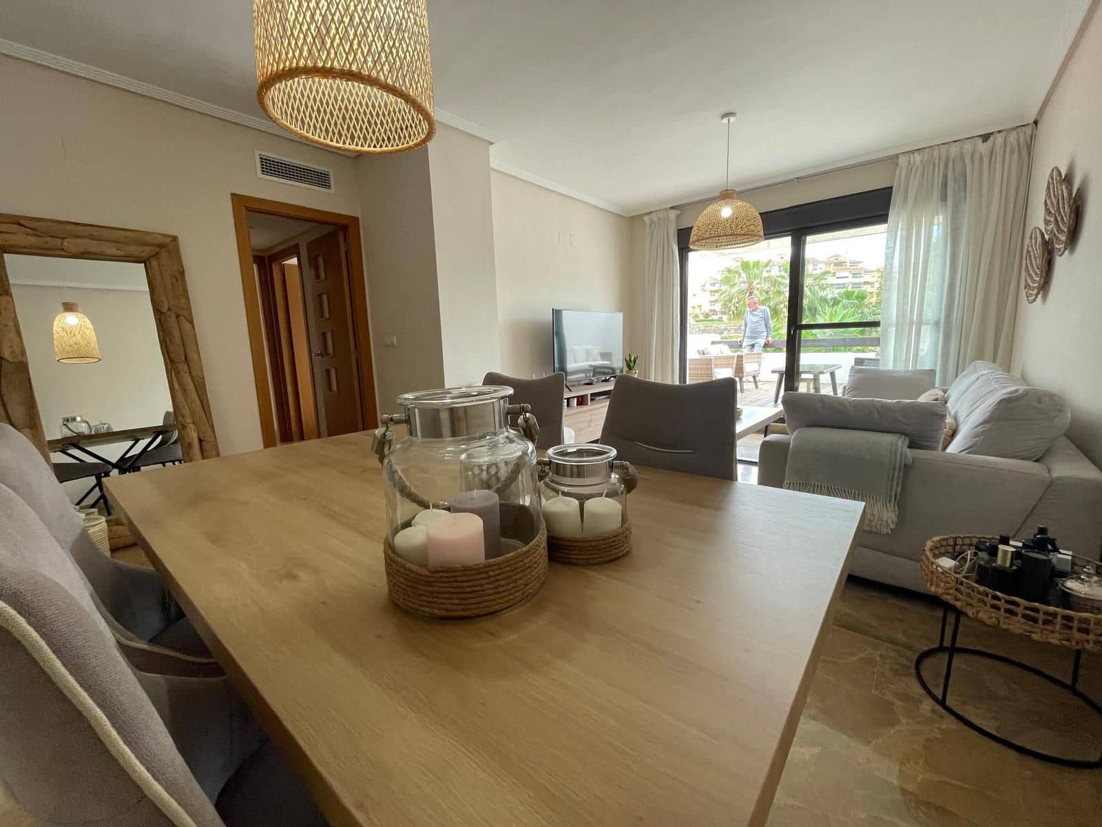 2 Zimmer Apartment zu verkaufen in Estepona mit Pool Garage - 386.000 € (Ref: 10032037)