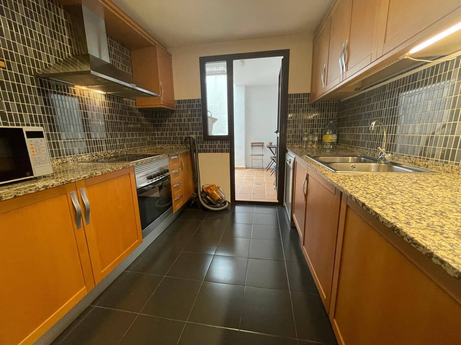 2 Zimmer Apartment zu verkaufen in Estepona mit Pool Garage - 386.000 € (Ref: 10032037)