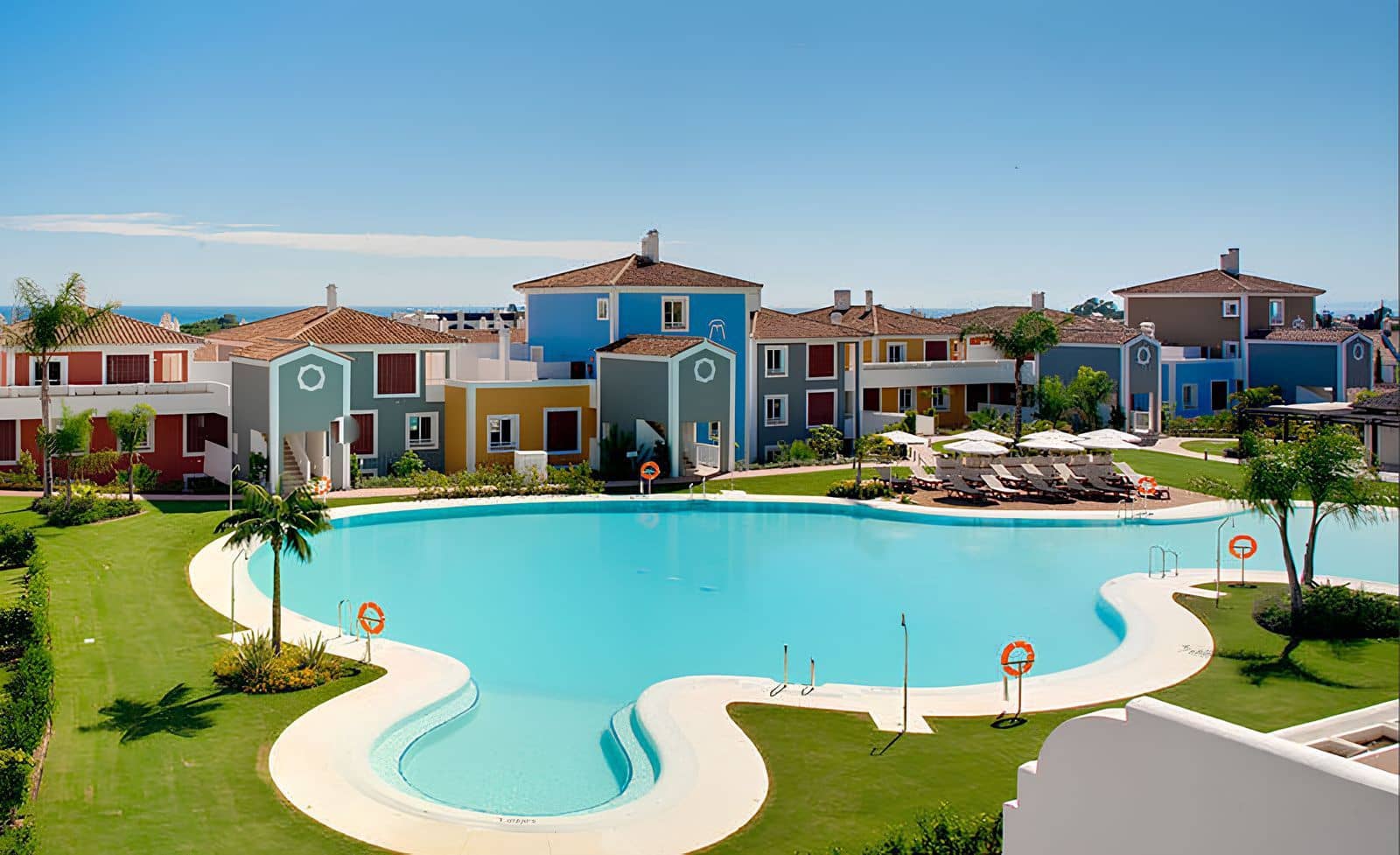 2 soverom Penthouse til salgs i Estepona med svømmebasseng garasje - € 430 000 (Ref: 10032038)