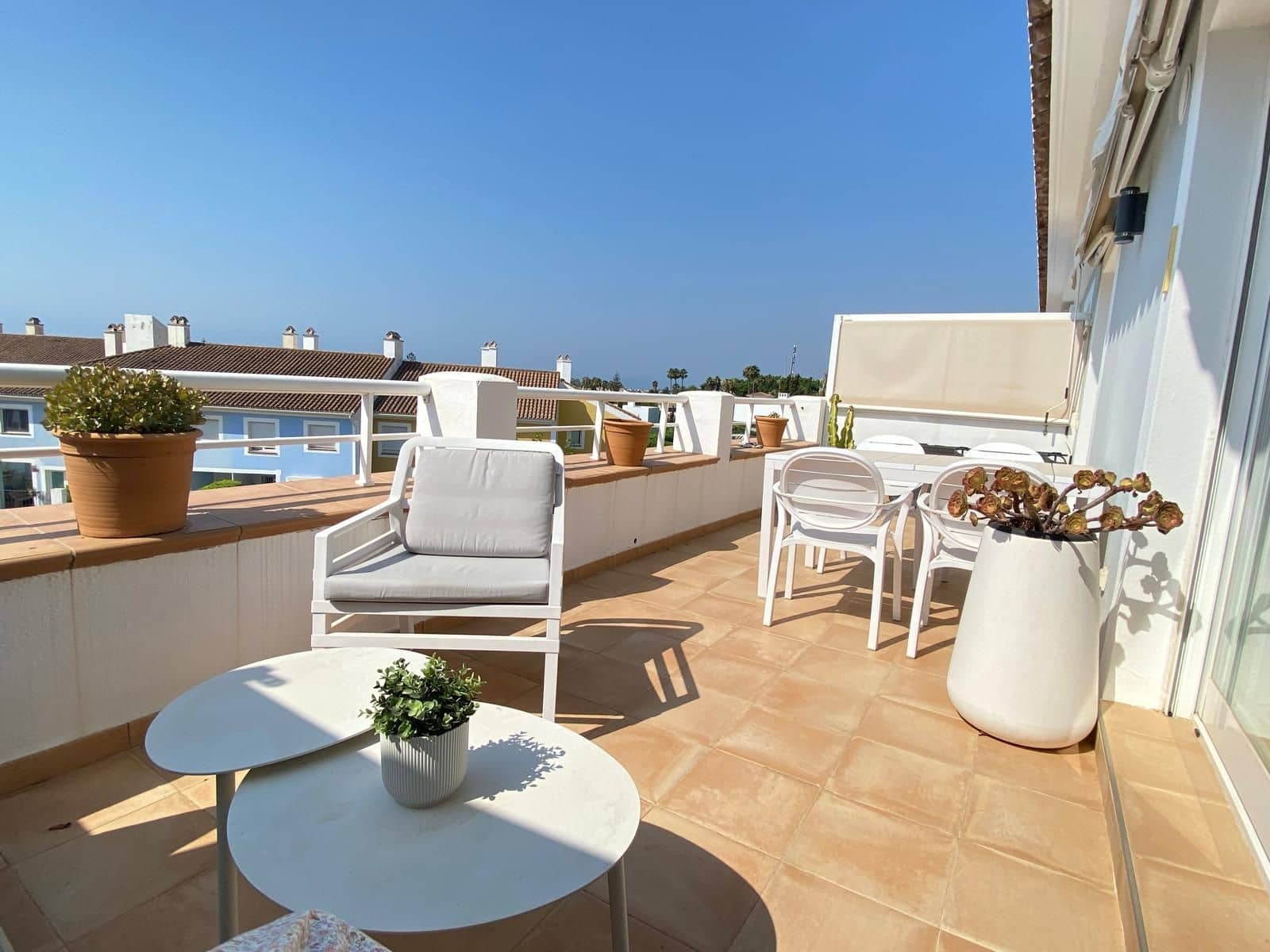 2 soverom Penthouse til salgs i Estepona med svømmebasseng garasje - € 430 000 (Ref: 10032038)