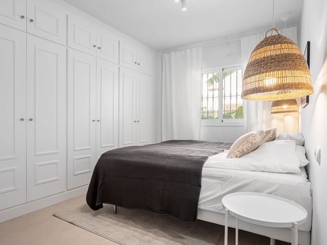 2 quarto Apartamento para venda em Nueva Andalucia, Marbella - 495 000 € (Ref: 10033995)