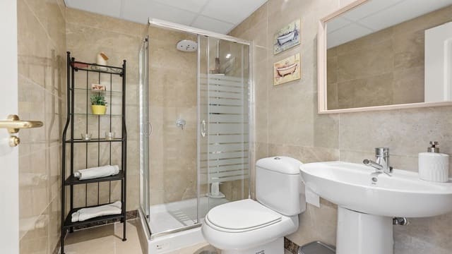 2 chambre Penthouse à vendre à La Duquesa / Puerto de la Duquesa, Manilva avec piscine garage - 265 000 € (Ref: 10035355)