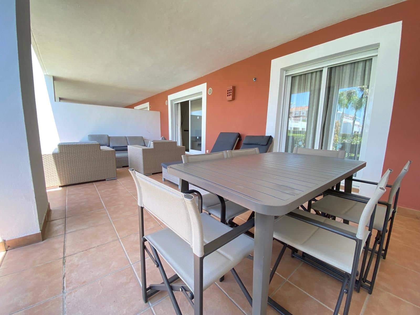 2 Zimmer Apartment zu verkaufen in Estepona mit Pool Garage - 430.000 € (Ref: 10035394)