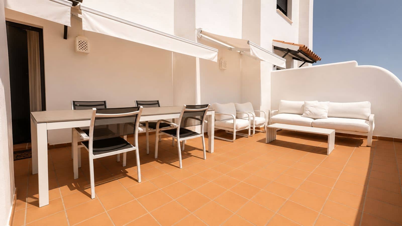 2 sovrum Lägenhet till salu i Estepona med pool garage - 370 000 € (Ref: 10035406)