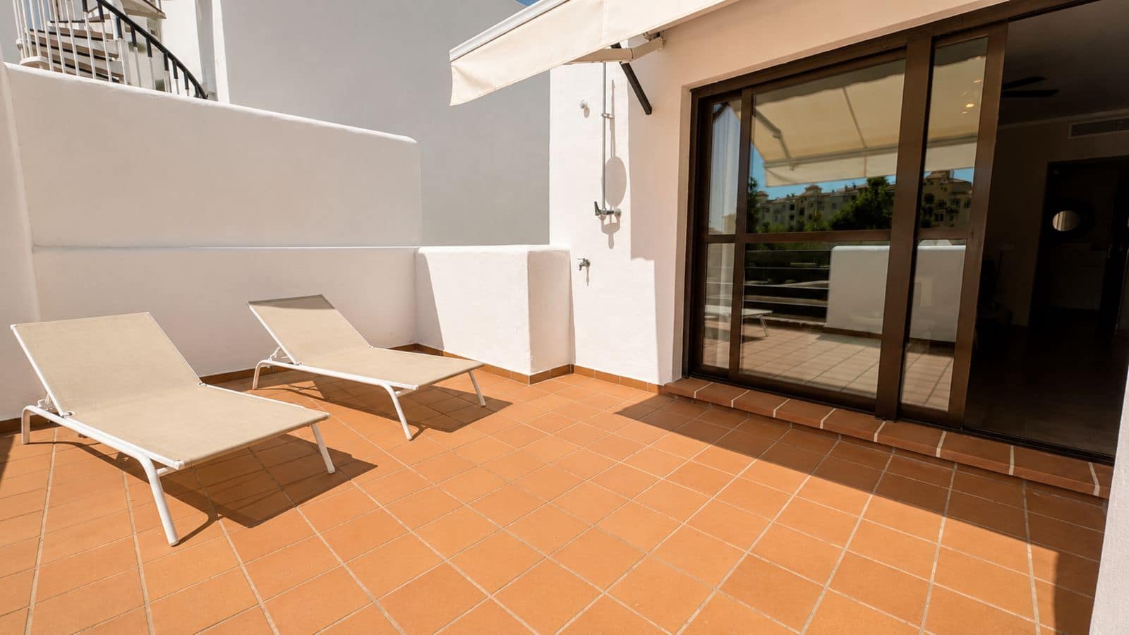 2 sovrum Lägenhet till salu i Estepona med pool garage - 370 000 € (Ref: 10035406)