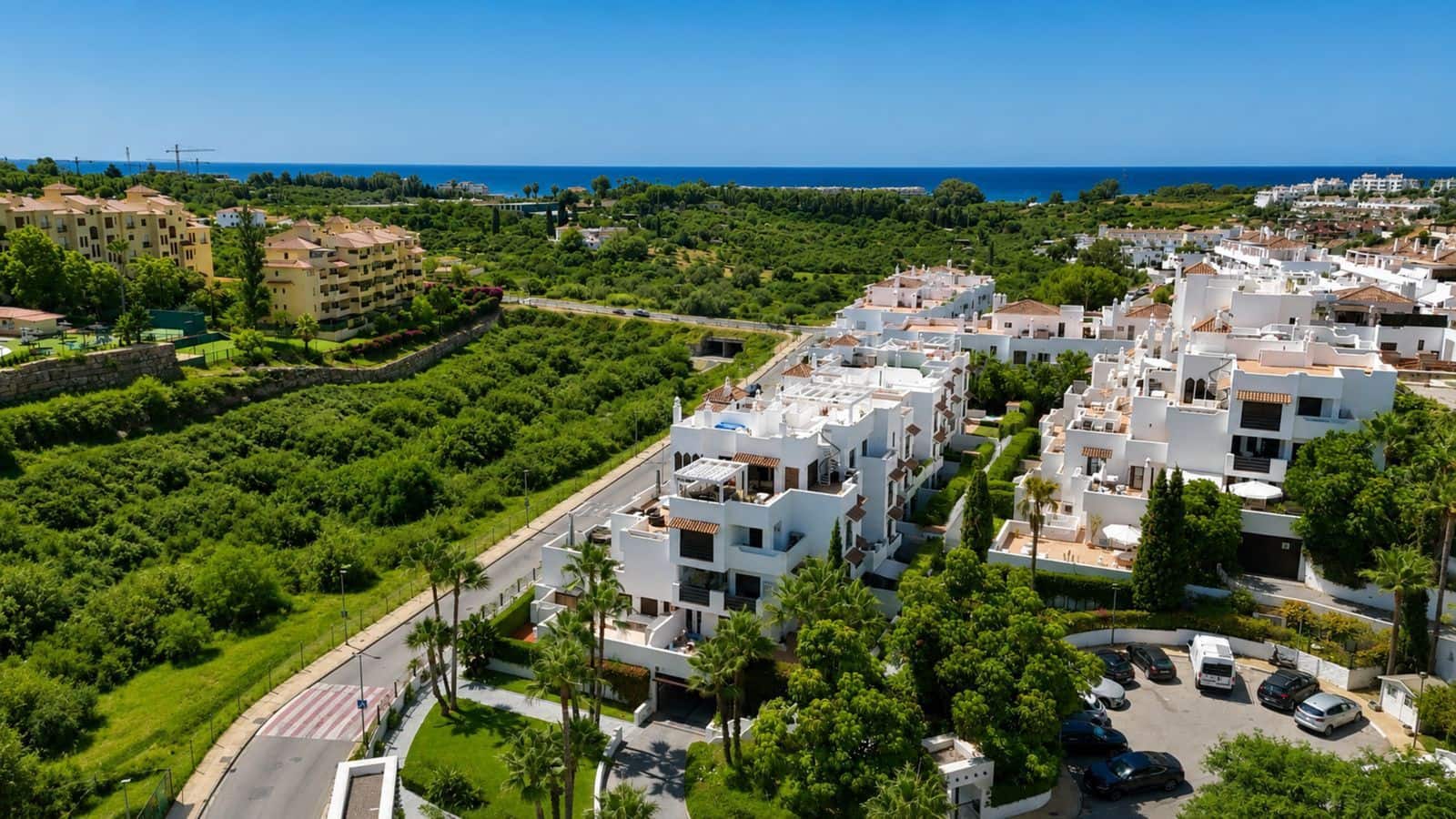 2 sovrum Lägenhet till salu i Estepona med pool garage - 370 000 € (Ref: 10035406)
