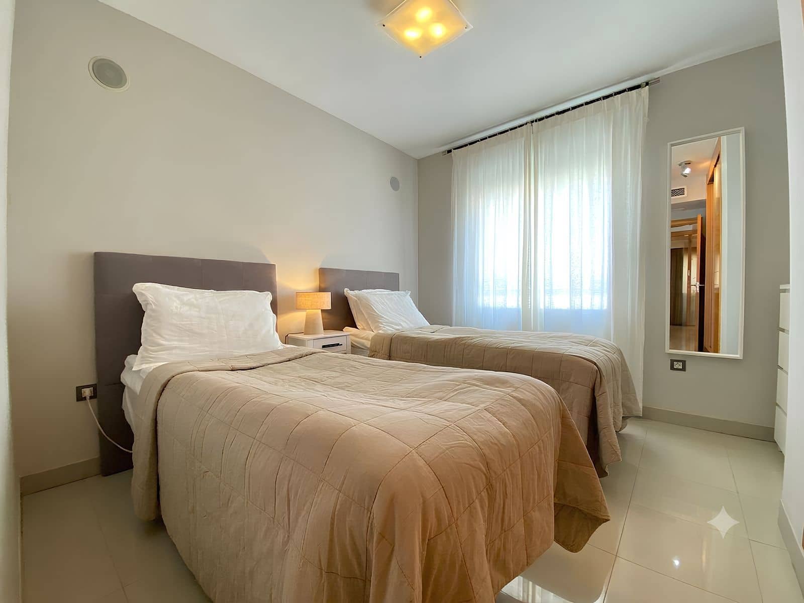 2 soverom Penthouse til salgs i Estepona med svømmebasseng garasje - € 430 000 (Ref: 10035572)