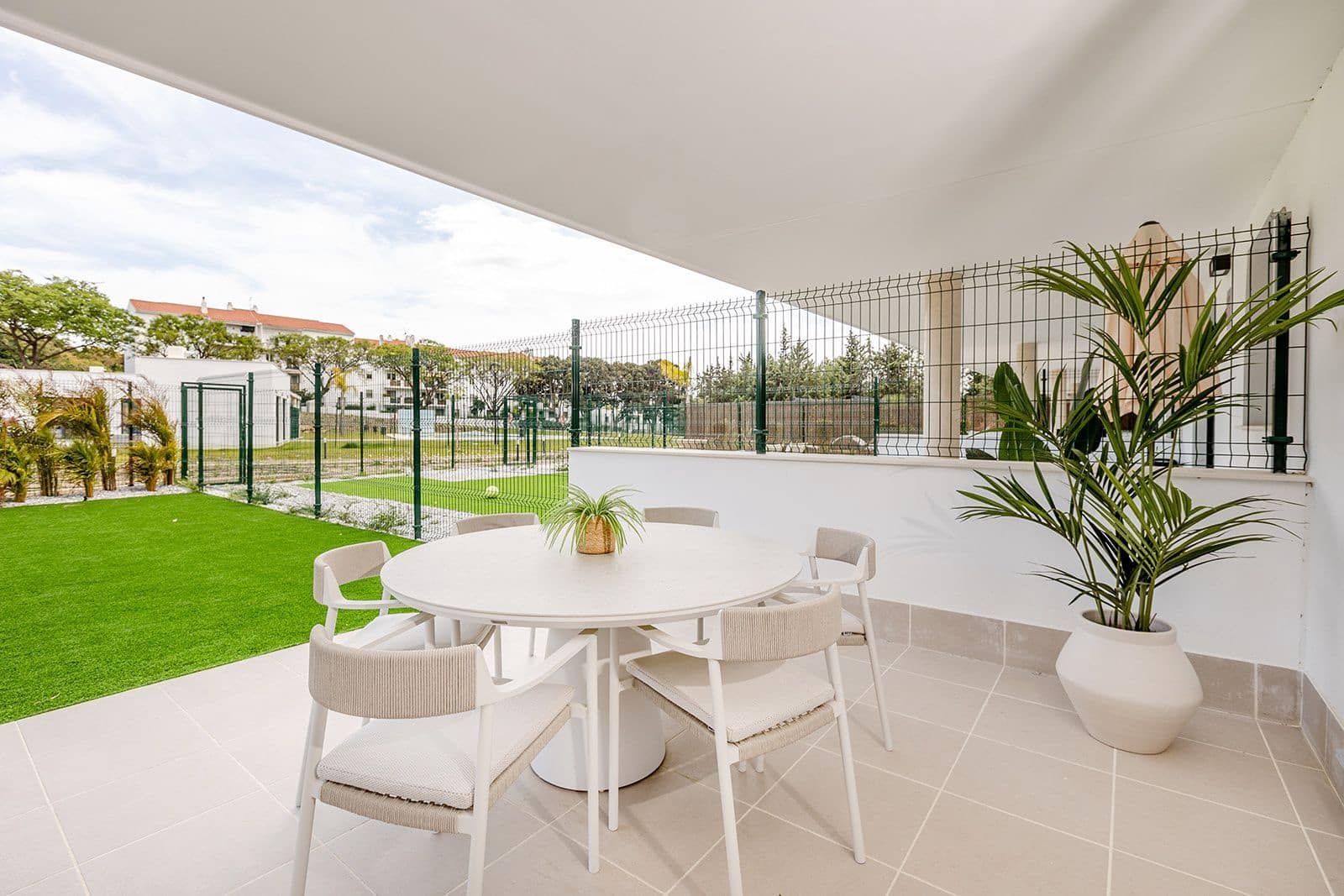 2 Zimmer Apartment zu verkaufen in New Golden Mile mit Pool Garage - 435.000 € (Ref: 10035591)