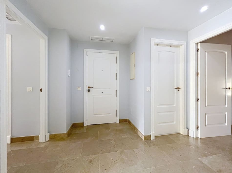 2 quarto Apartamento para venda em La Duquesa / Puerto de la Duquesa com piscina garagem - 289 000 € (Ref: 10035593)