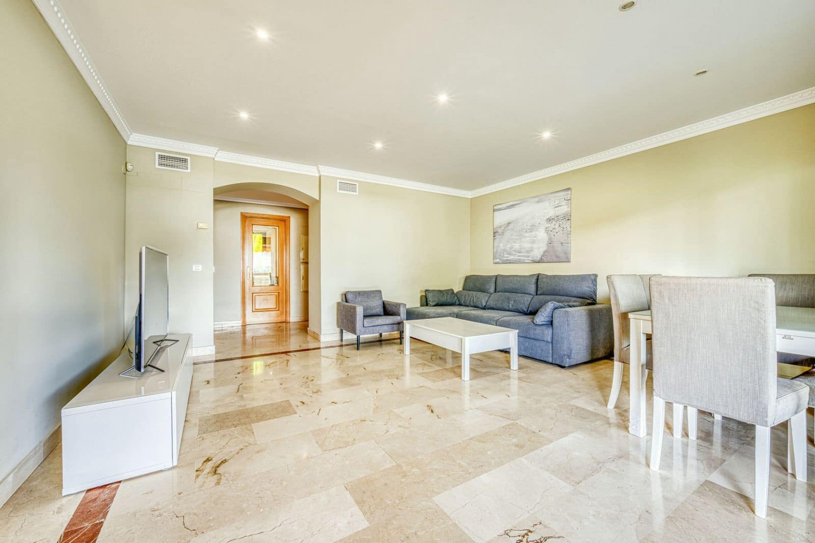 2 bedroom Apartment for sale in Benahavis with pool garage - € 435,000 (Ref: 10037417)