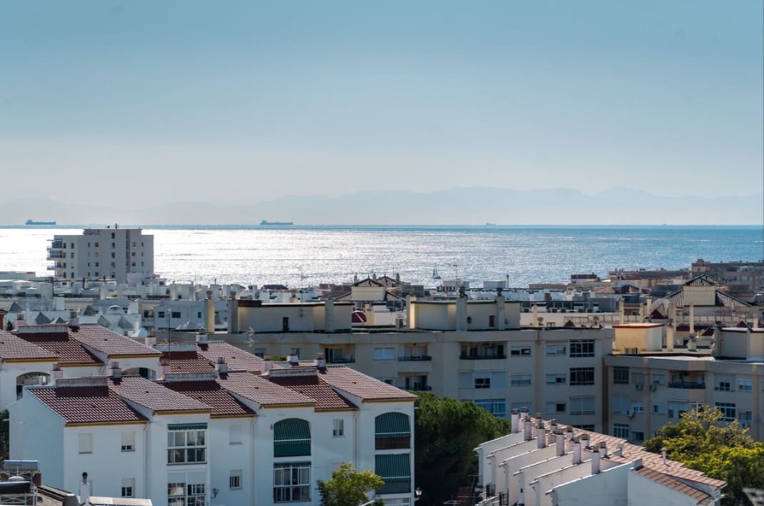 2 Zimmer Penthouse zu verkaufen in Estepona mit Pool Garage - 495.000 € (Ref: 10038365)