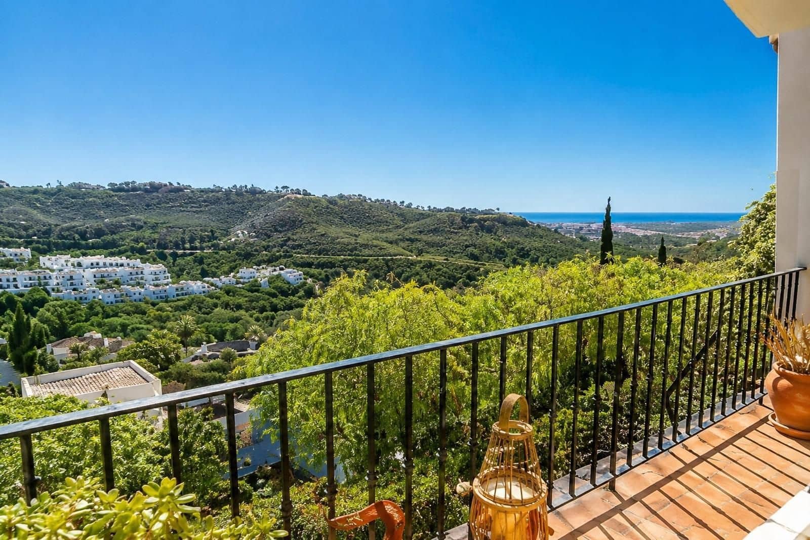 2 slaapkamer Appartement te koop in Los Arqueros met zwembad garage - € 415.000 (Ref: 10047506)
