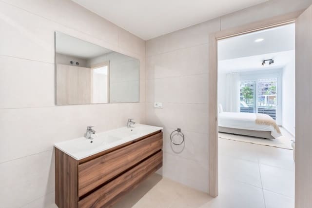 2 quarto Apartamento para venda em La Duquesa / Puerto de la Duquesa, Manilva com piscina garagem - 425 000 € (Ref: 10047557)